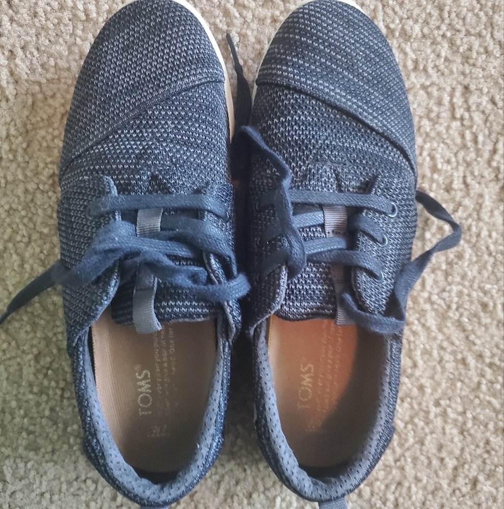 TOMS Black Knit Sneakers Womens Size 7